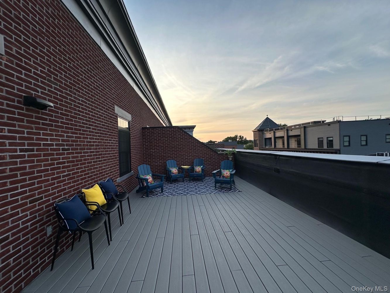 249 Main St #402