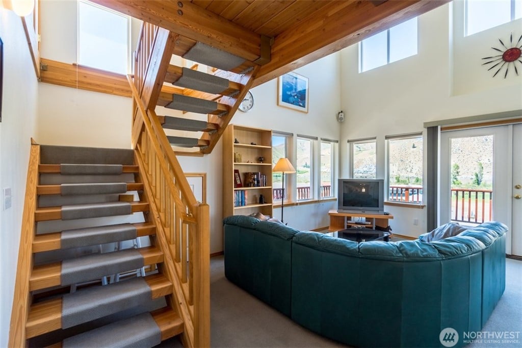 380 W Beach Drive