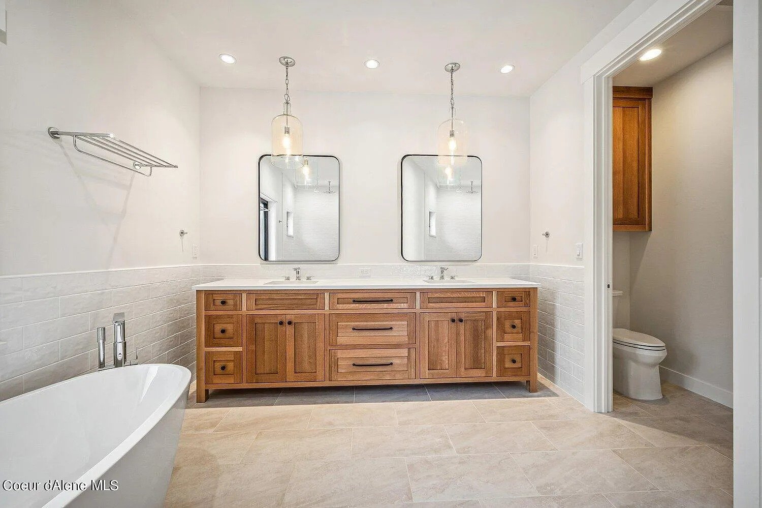 428 W Beach Ct