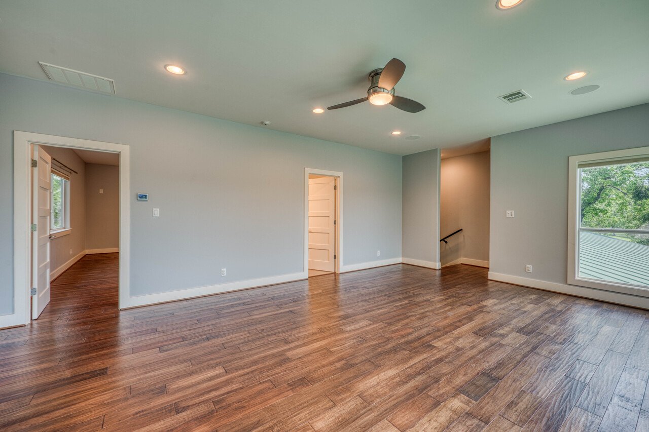 1704 Bluebonnet Lane