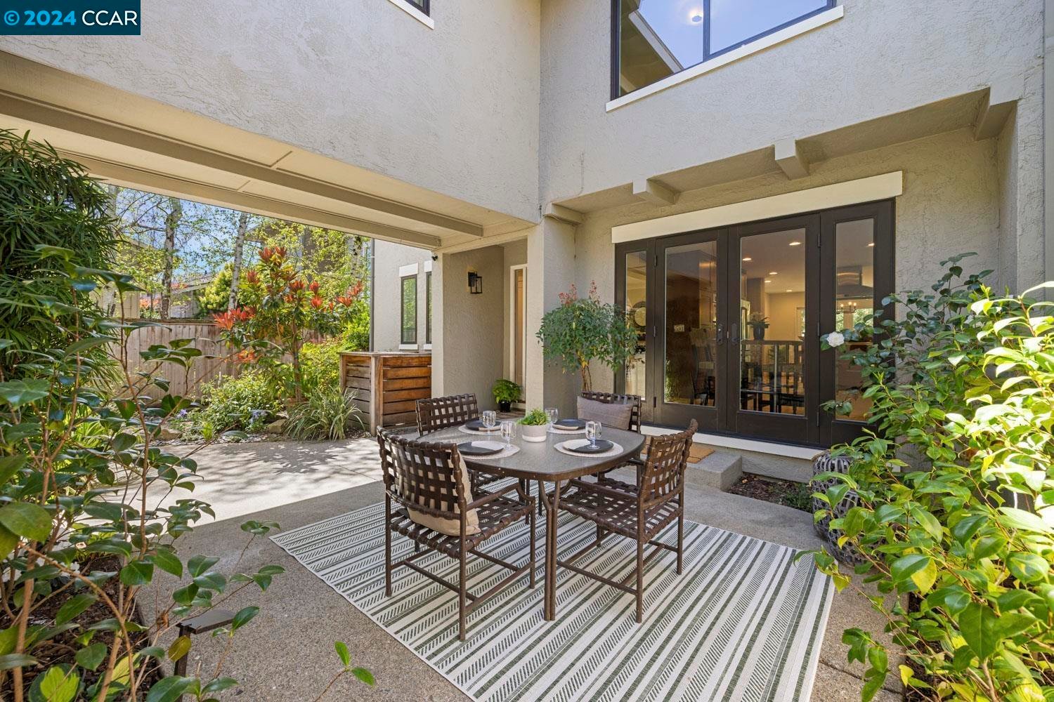 10 Doral Dr