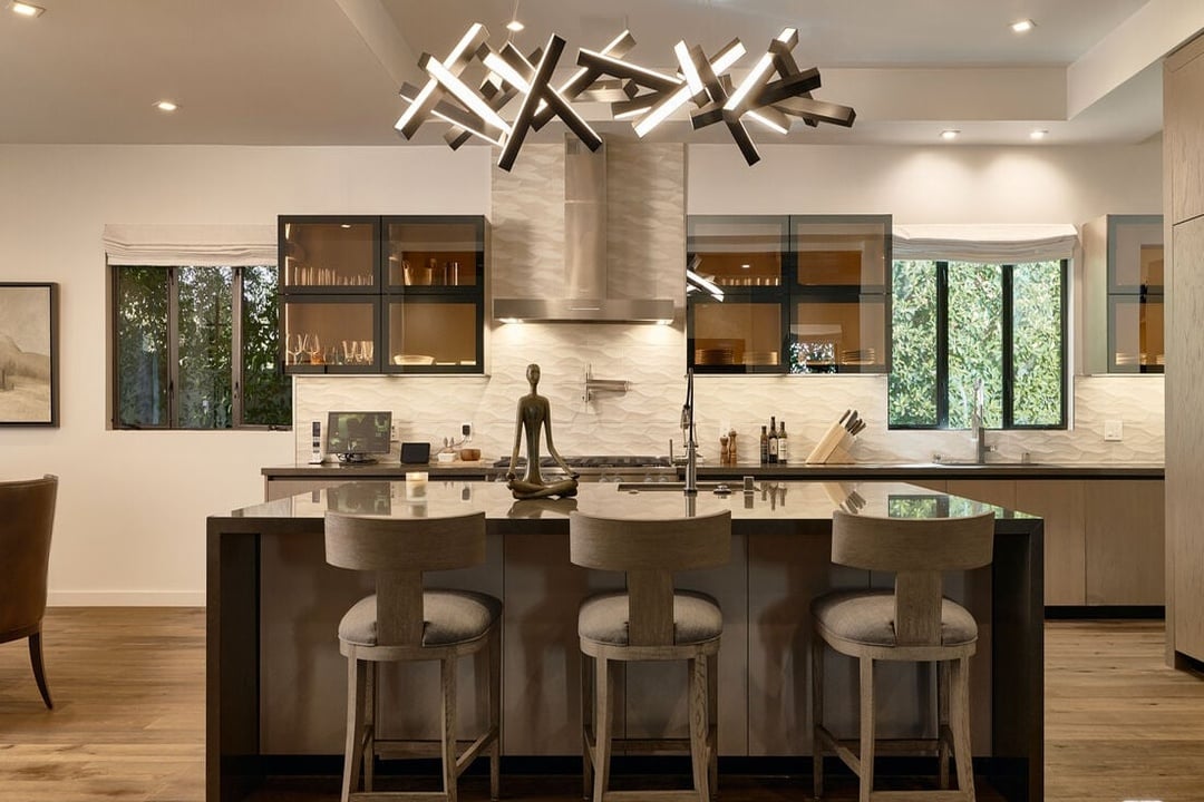 N Bowling Green Way, 90049