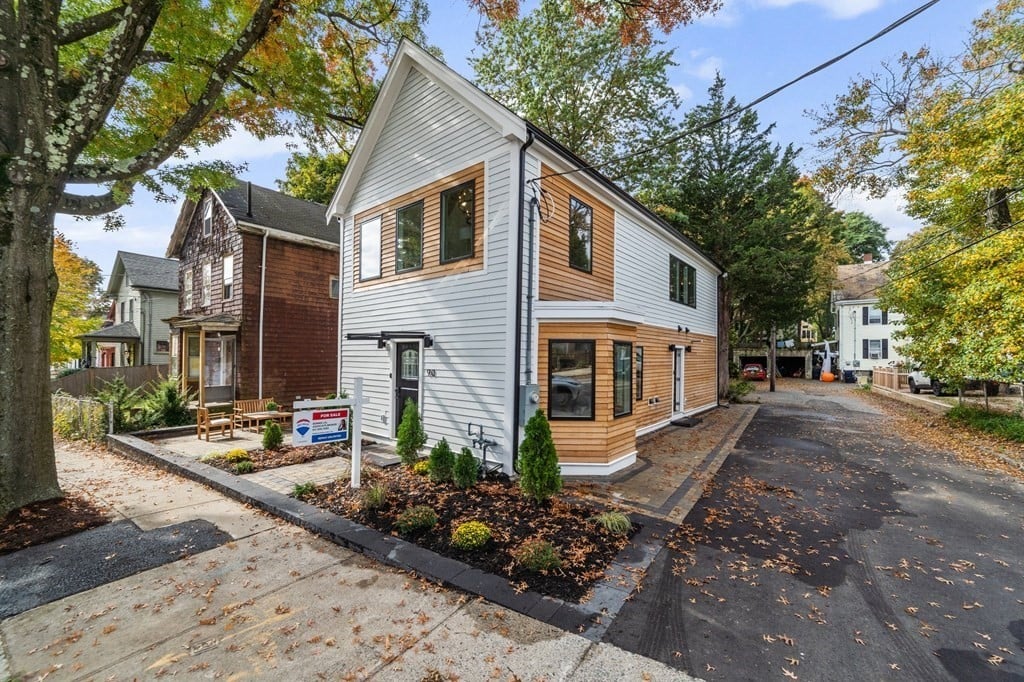90 Holworthy St Cambridge, MA 02138