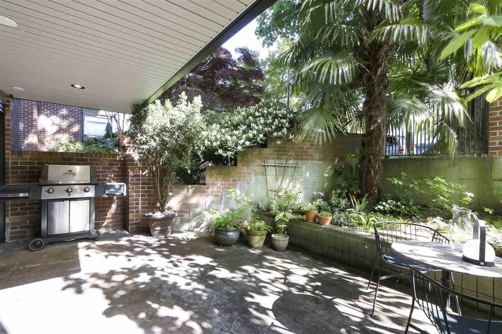 2255 York Ave, #109