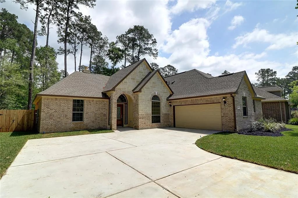 813 Woodland Ct