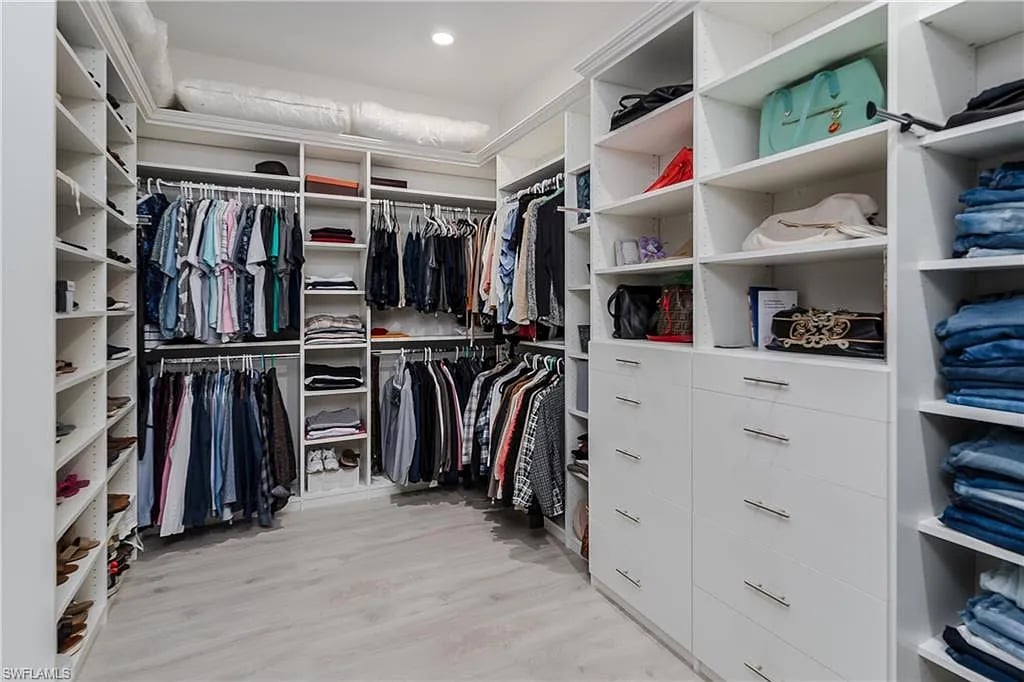 11935 Collegio Dr