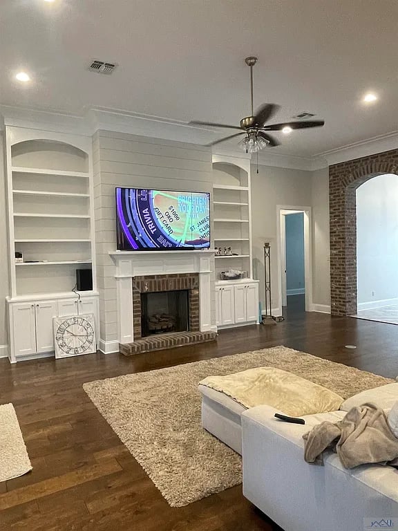 266 Tulip Dr