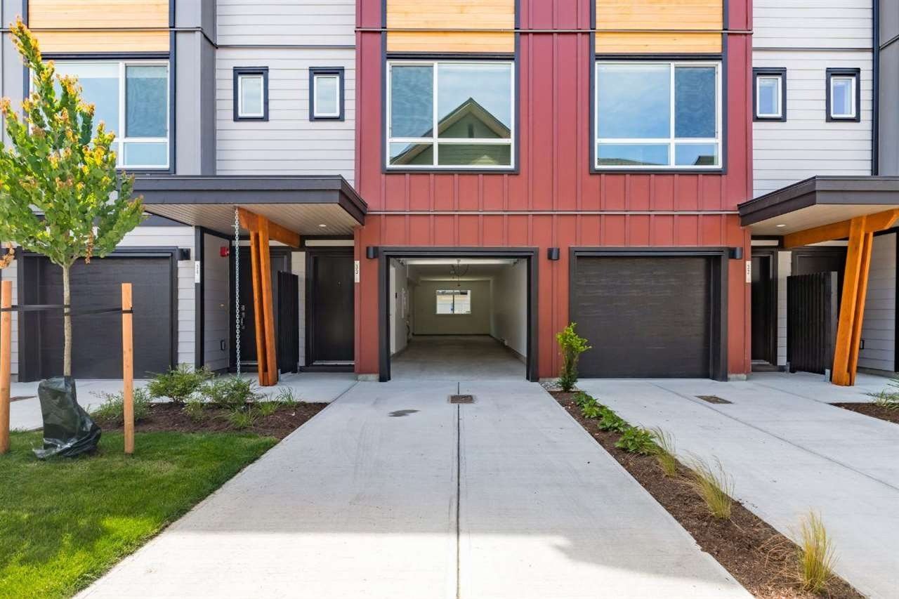 4292 Wolf Wy, #33