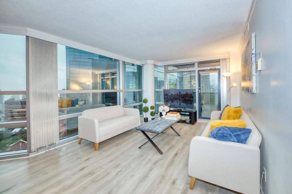 1050 Burrard St, #2303