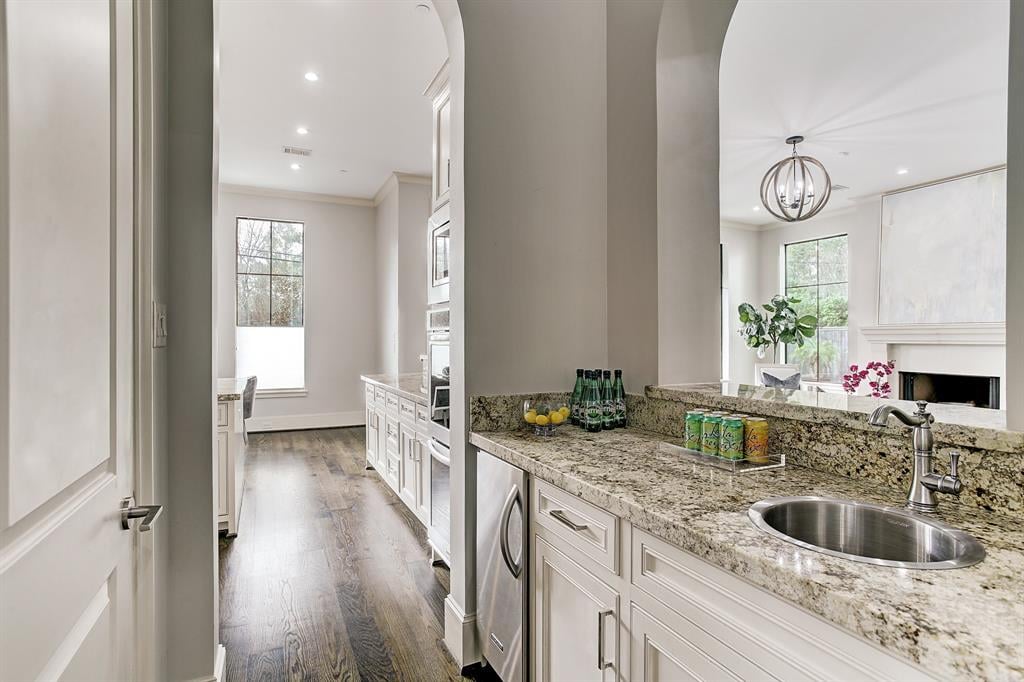 11313 Surrey Oaks Ln