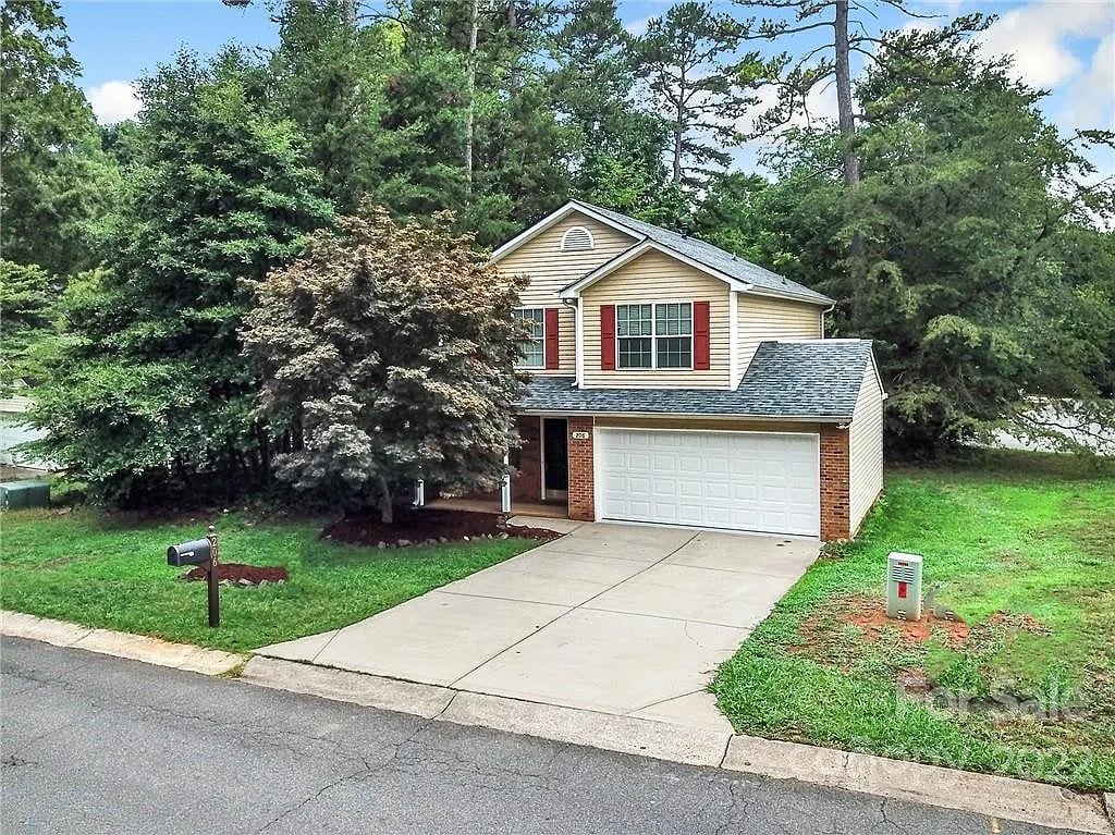 206 Forest Oaks Dr