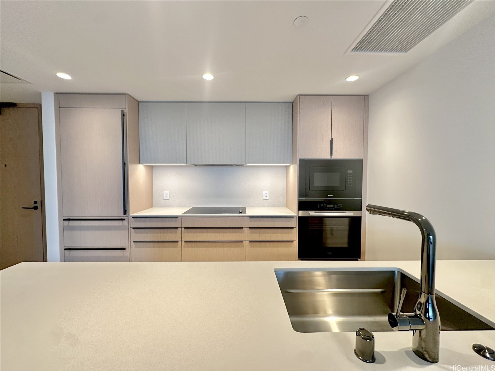 333 Ward Avenue #3501