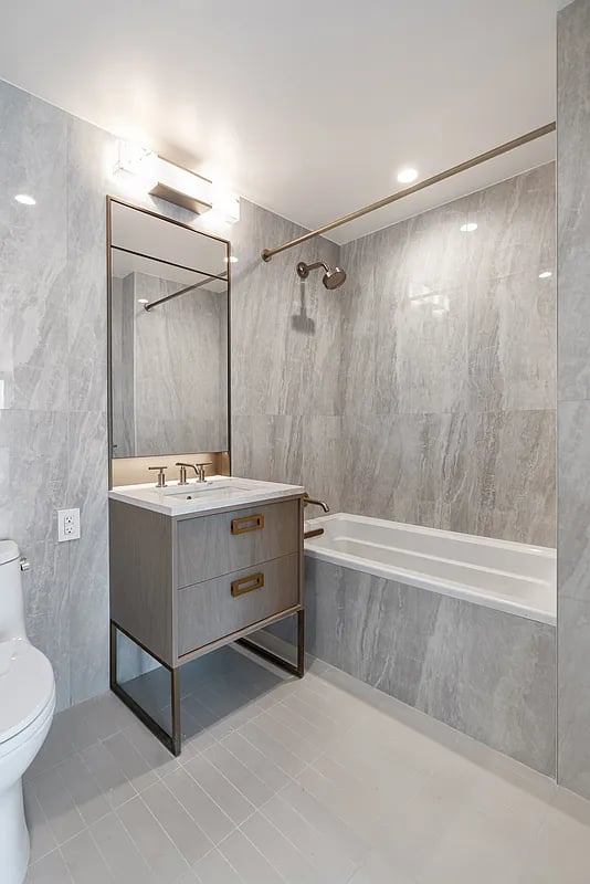 3 Court Square Unit: 2911