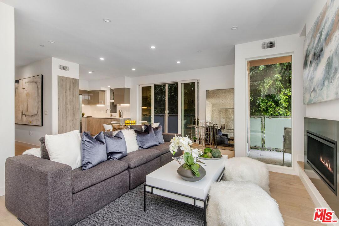 1367 N Alta Vista Unit: 301