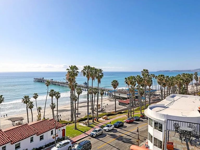 530 Avenida Victoria Unit 6