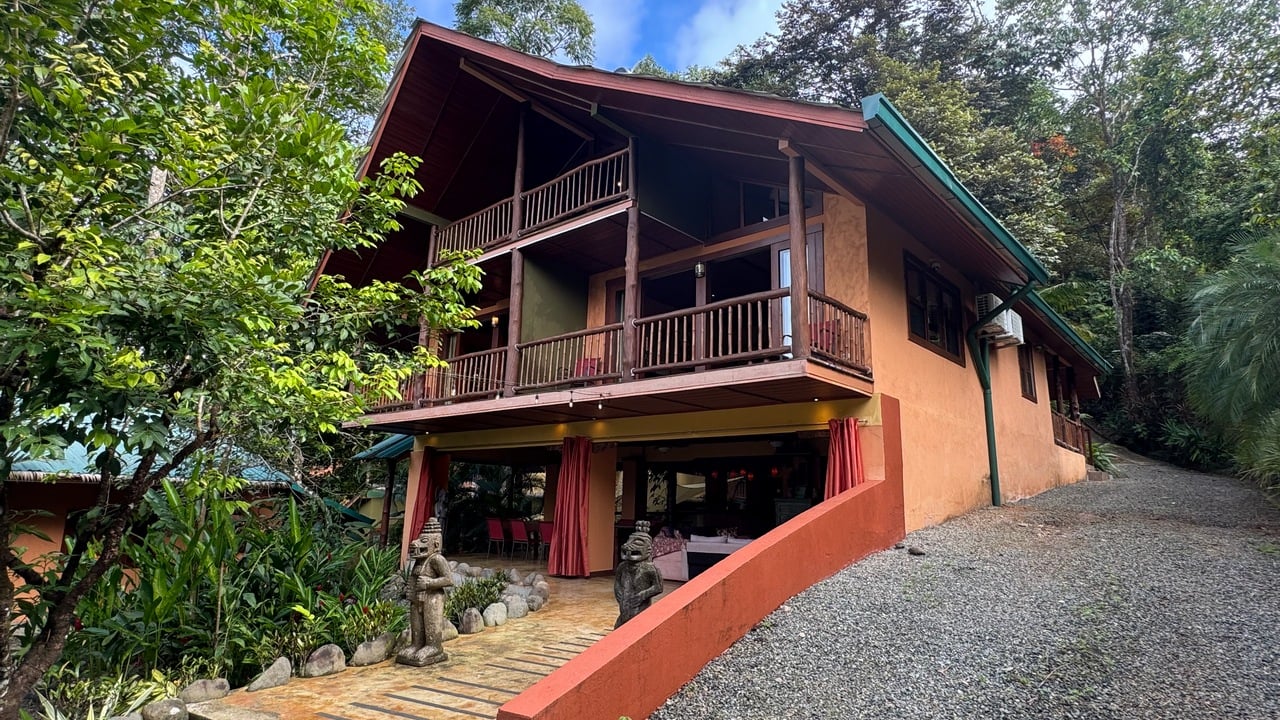 12 Room Hotel in Uvita with Ocean View Expansion Land