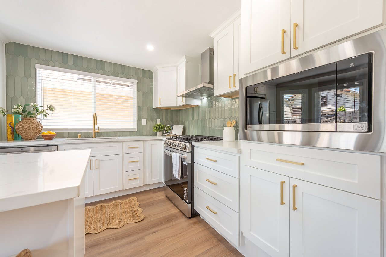 Newly Remodeled. 1 Bed/Bth down, Pioneer Elem!