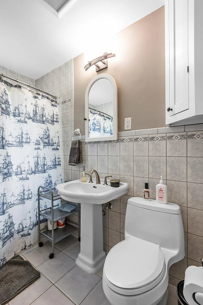 Updated Rambler in the Heart of Minnetonka