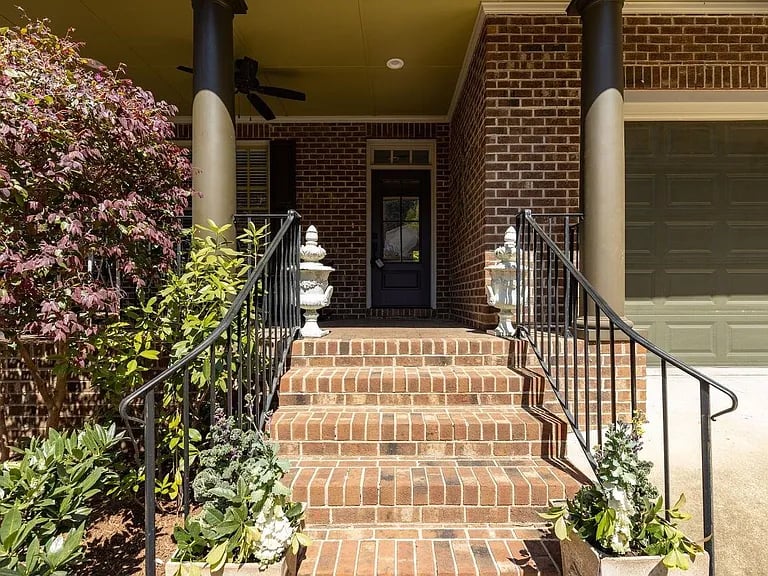 1124 Hobson Ct