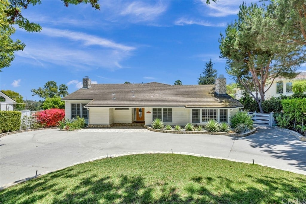 58 Dapplegray Ln