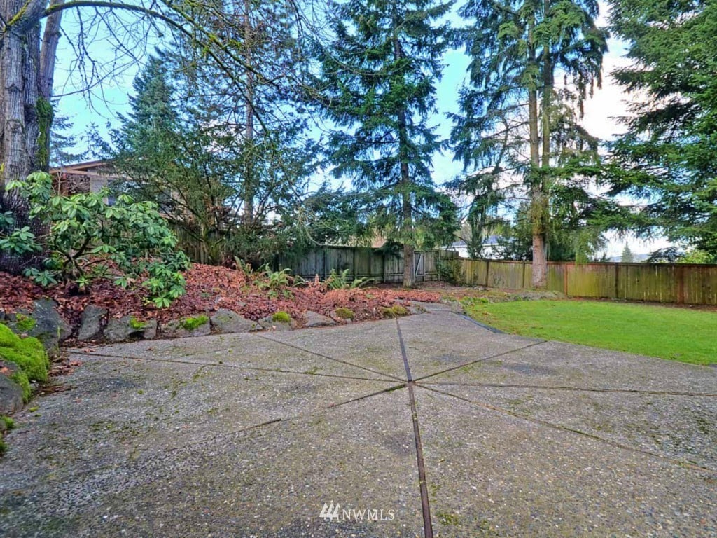 3235 180th Ave NE