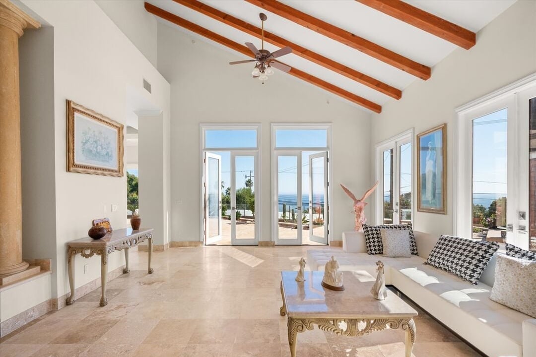 Puesta Del Sol St, 90265