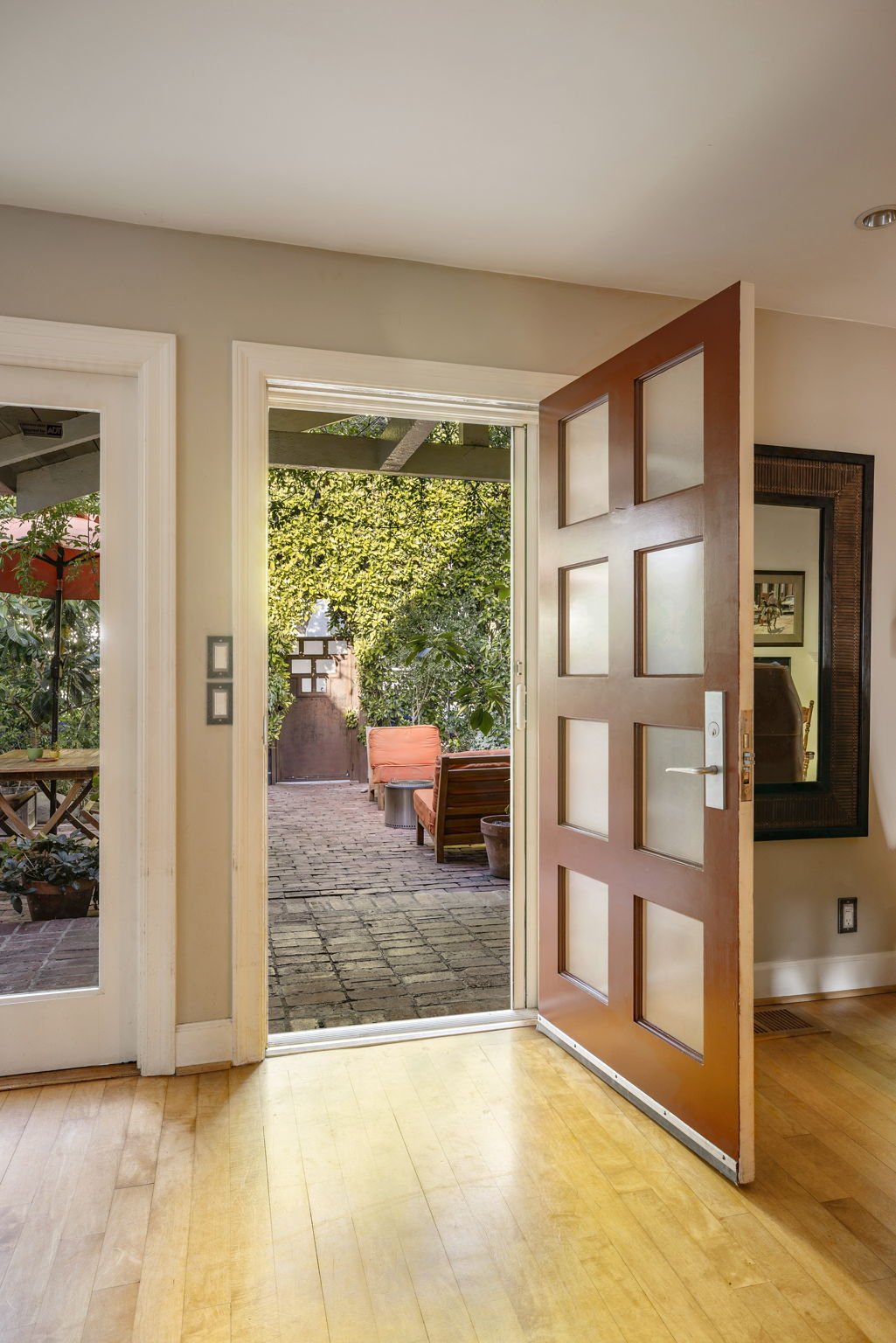 2536 Beverley Ave, Santa Monica 