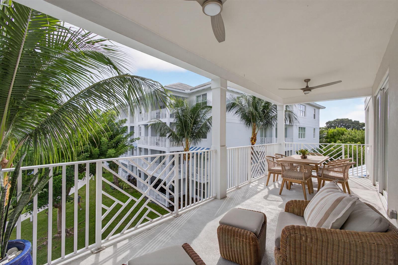 833 Bay Colony Drive S