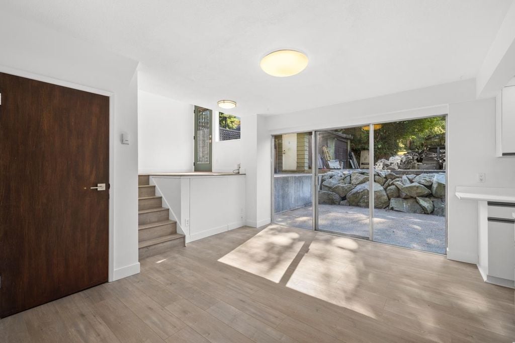 2180 Park Crescent
