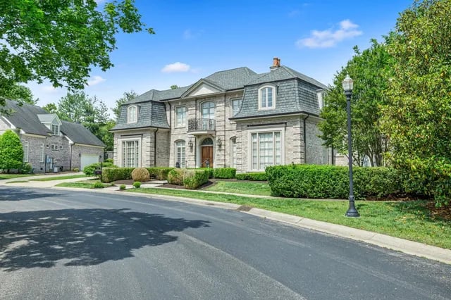 540 Close Ln