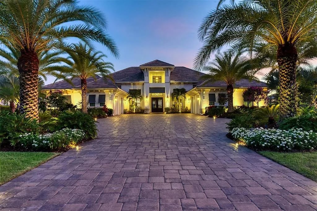 8456 Lindrick Ln
