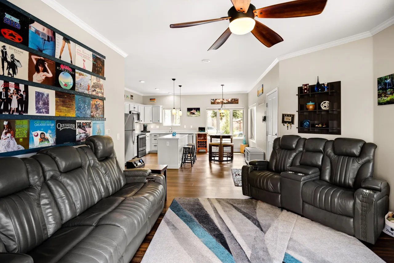 1400 E Valley Rd