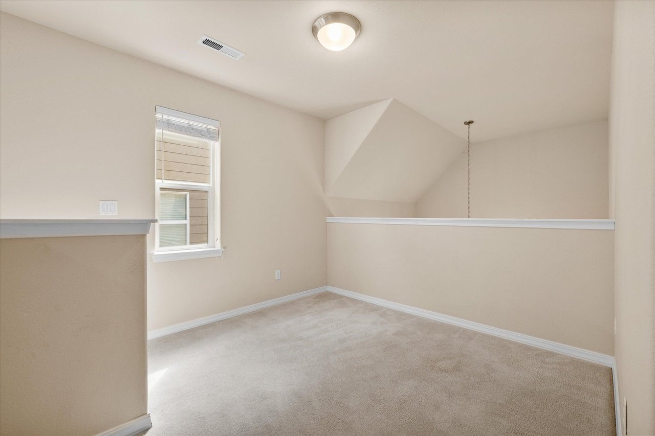 61148 Foxglove Loop