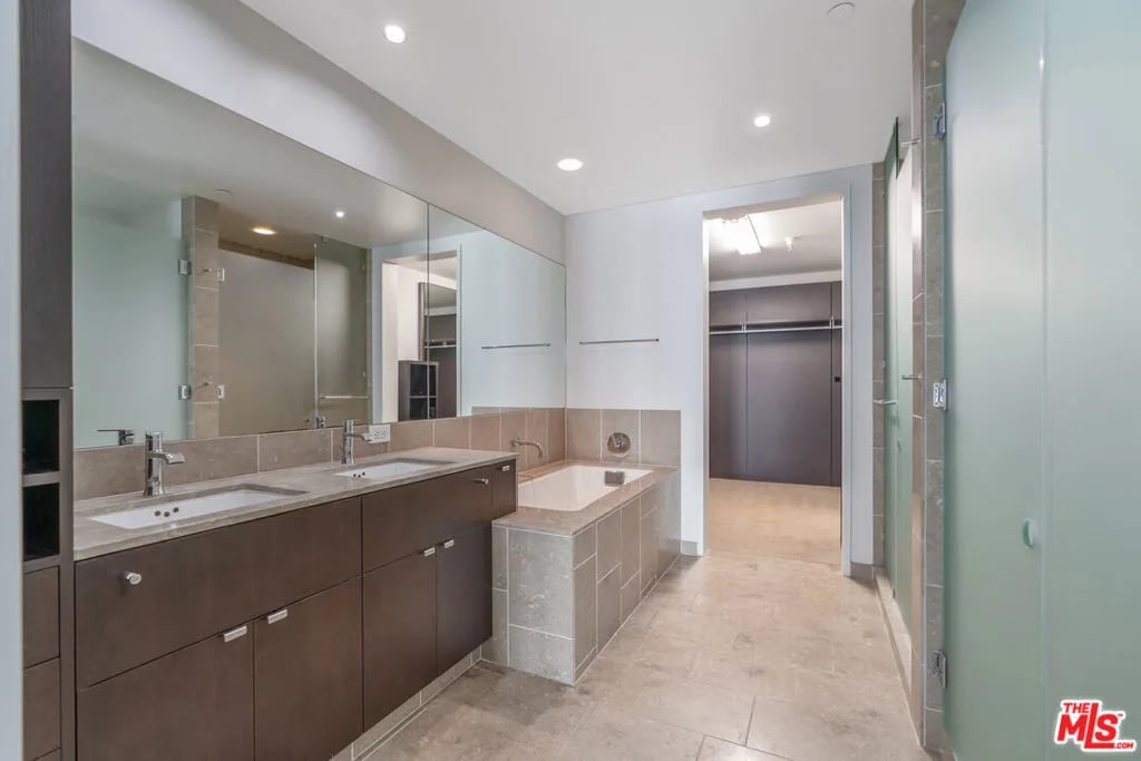 6250 Hollywood Blvd, #7D