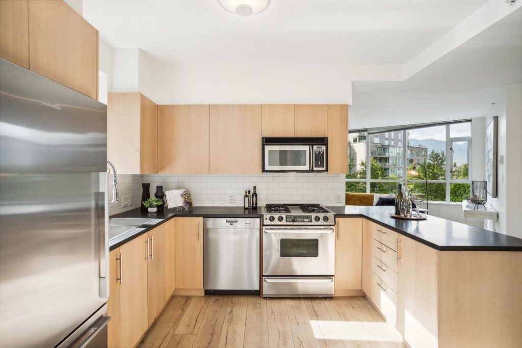 1478 W Hastings St, #400