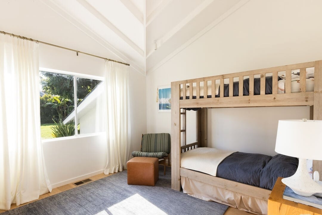 Echelon Pavilion, Grayfox St, 90265