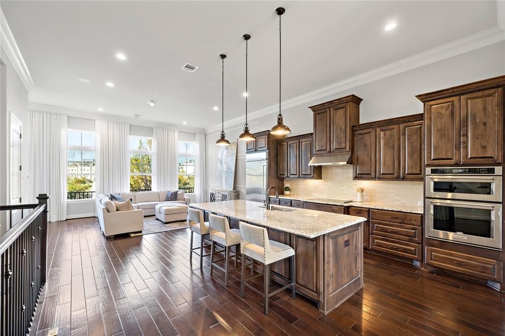 721 Somerset Commons Ln