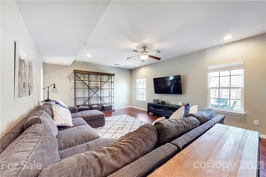 1729 Mill Creek Ln SW