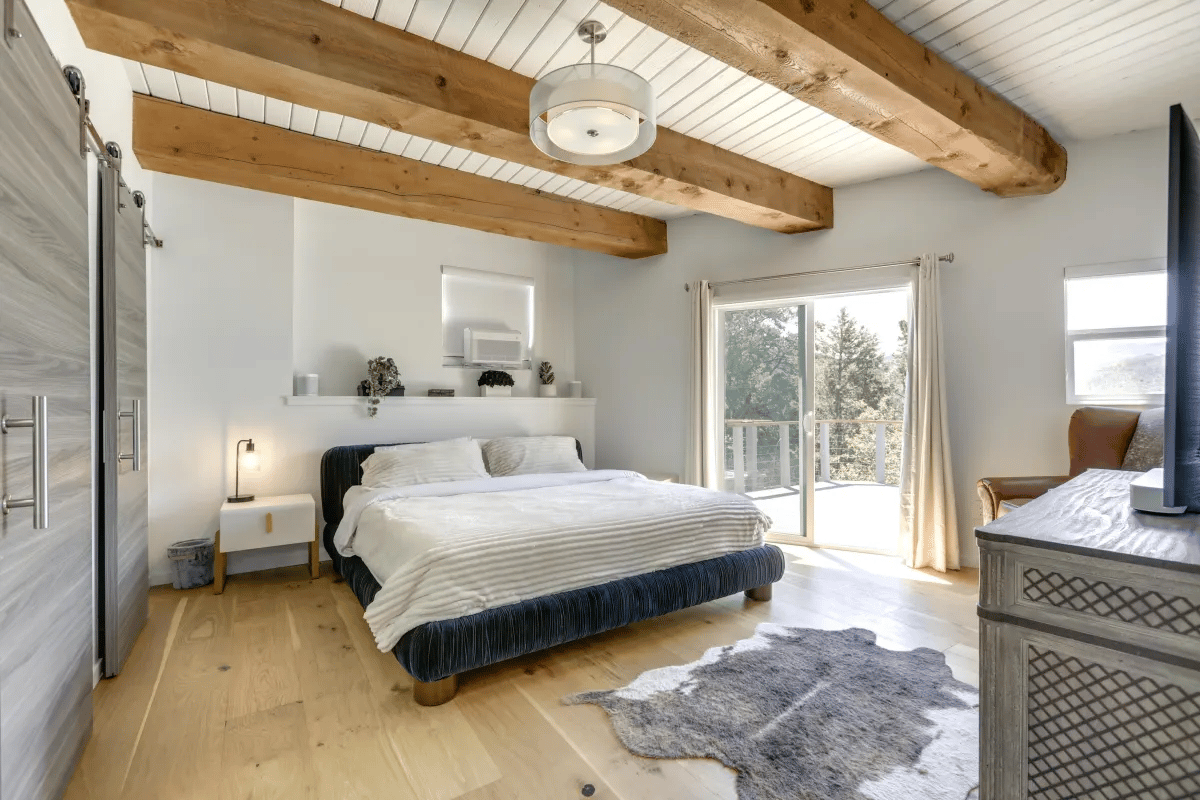Spacious Mountain Retreat Nestled in Nature