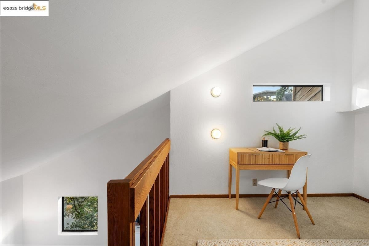 2112 Manzanita Dr