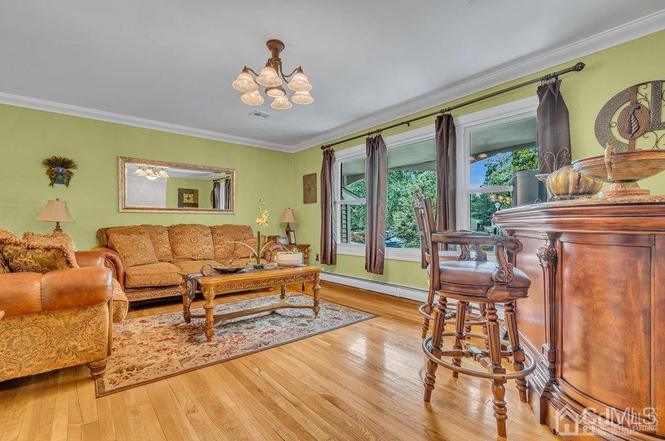 21 W Francis Ave
