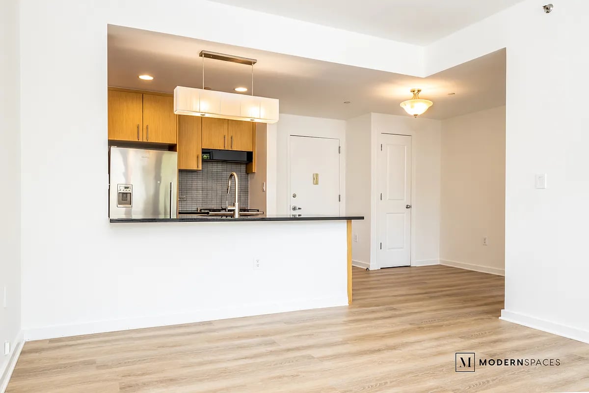 5-49 Borden Ave, #2K