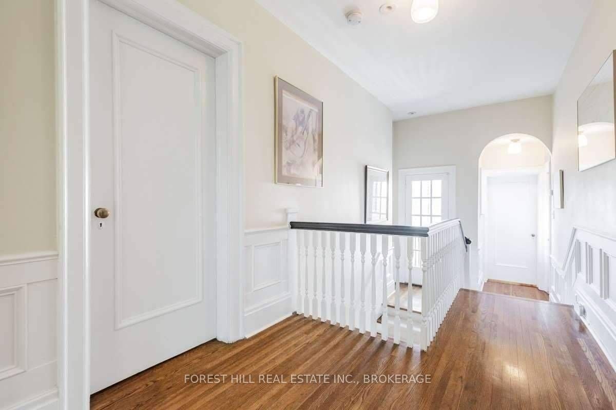 324 Glenayr Rd