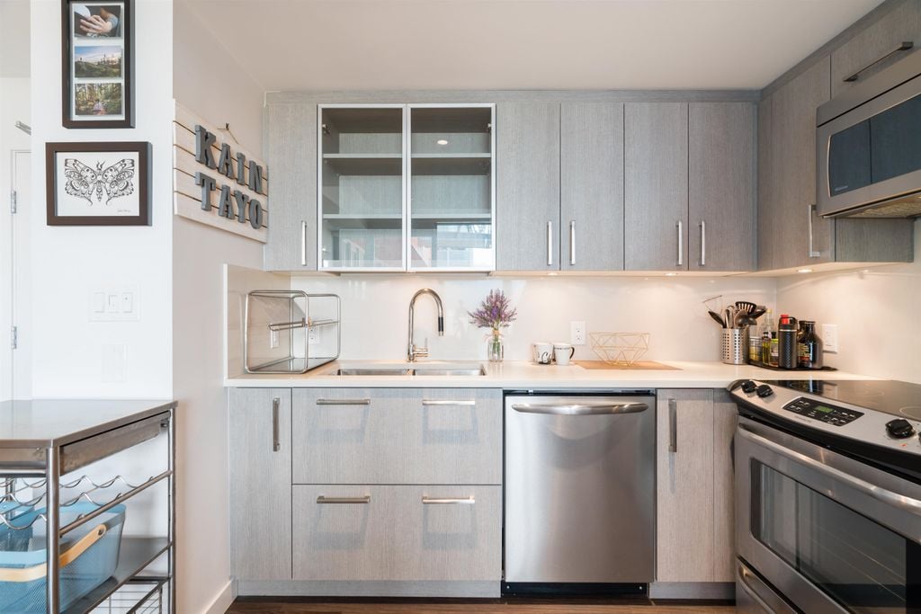 933 E Hastings St, #716