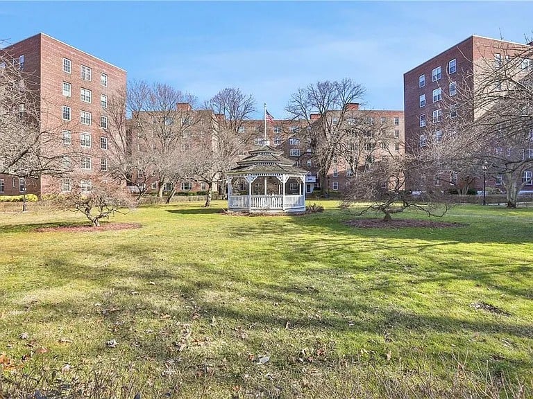 230 Pelham Road Unit:5P