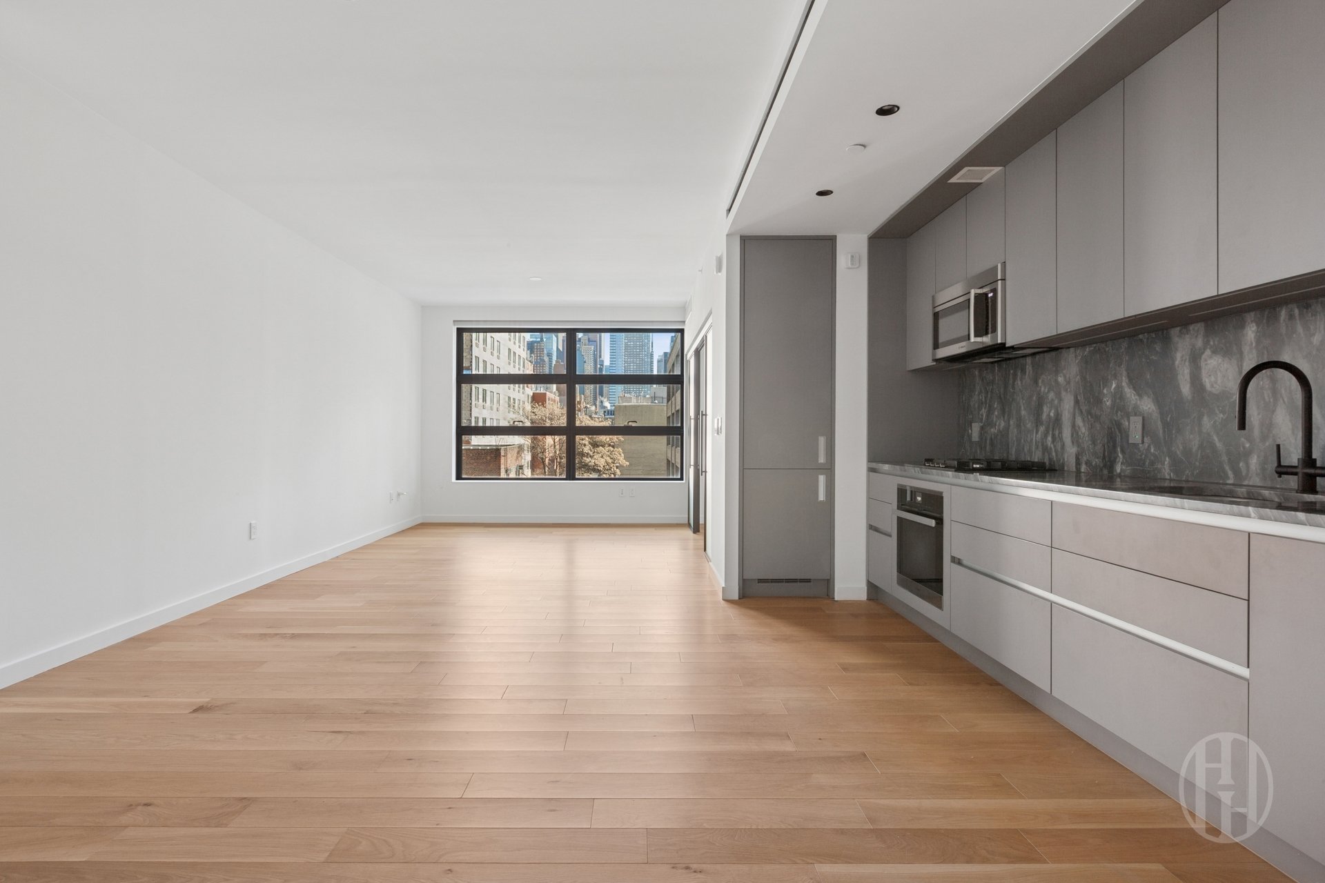 547 W 47th Street 604