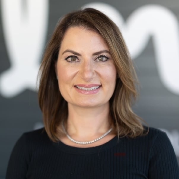 Sandy Farida Birmingham, MI Real Estate Agent Headshot