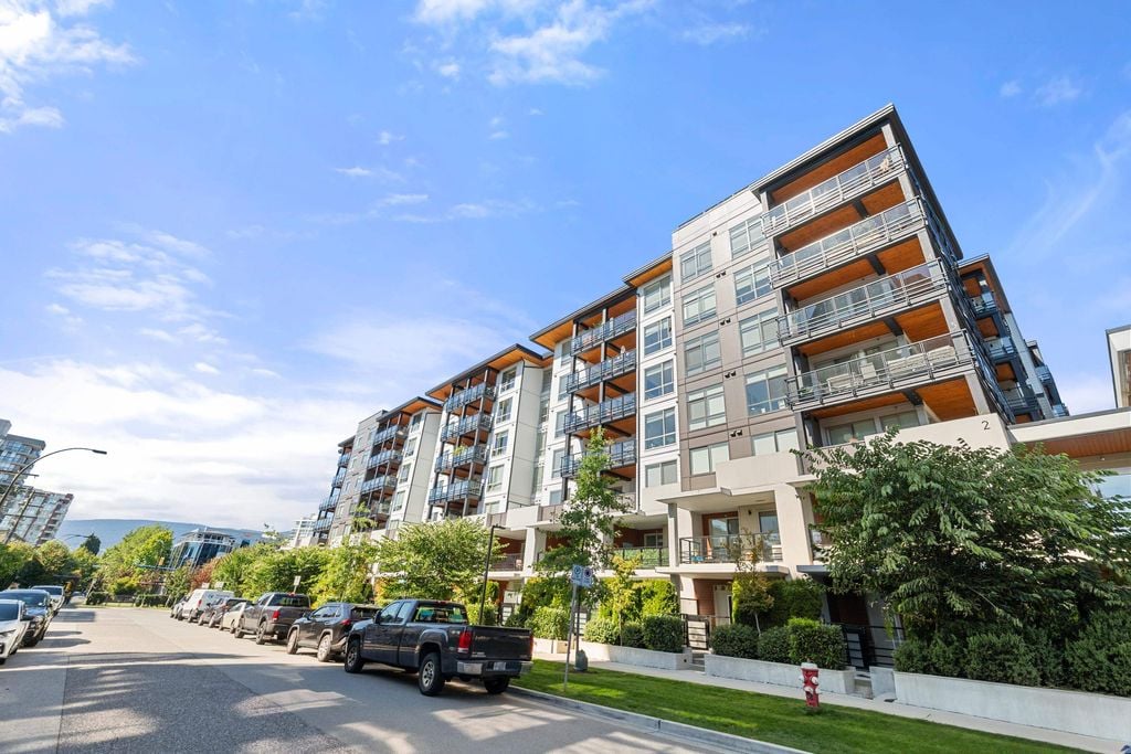 108 E 8th St, #214
