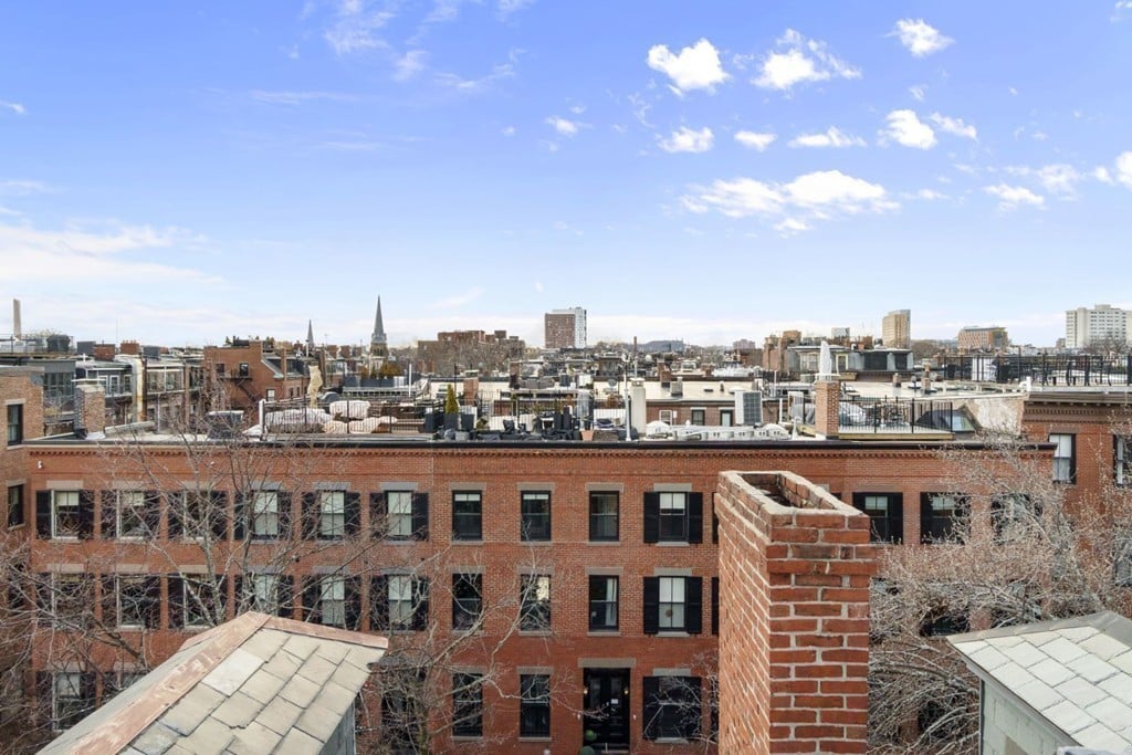 157 W Brookline St #4