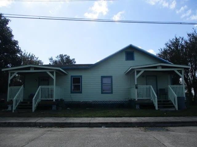 1102 A & B Dewey St #2